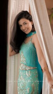 Anju Kurian Instagram - Baawla 💃🏾🎶💃🏾🎶
@badboyshah @theuchana @sagamusic 

#reels #baawala #desigirl #reelitfeelit #crazykardengebro #trendingreels #dancingvibes #saturdaymood 

🎥- @abi_fine_shooters