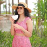 Anju Kurian Instagram – This has been a week that only coffee can fix! Make mine a double please ☕️🙈.
:::::::::::::::::::☕️🖤☕️::::::::::::::::::::::::
#coffeelover #morningcoffee #justories #spreadlove #instamood #grateful #espresso #beachvibes #maldives #traveladdict #instagram 

📸- @thevenkatbala 
💁🏻‍♀️- @stylefilesbyzoya__joy 
👗- @jazaash_ 
💄- @_femy_antony_