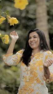 Anju Kurian Instagram - Good morning friends 🌼🌼🌼.

#reels #poopol #reelitfeelit #morningpost 

🎥- @abi_fine_shooters