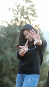 Anju Kurian Instagram - Wanna Be My Chammak Challo? 
👋👋

#reelsinstagram #reelsvideo #reelitfeelit #chammakchallo #traveladdict #nature 
.
.
.

🎥- @_sooraj_appuz_