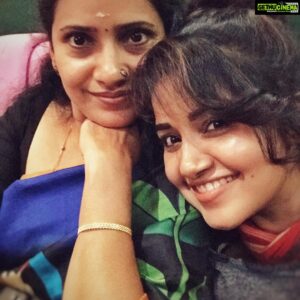 Anupama Parameswaran Instagram - Amma ♥️ @sunithaparameswaran75 🤪