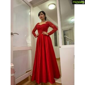 Aparna Vinod Instagram - I feel the most beautiful wearing the dresses that my mom makes for me. And this is one of those dresses made with love.  Thankyou to the world's best mom. @vaiga_sukumar

PC:@vaiga_sukumar 

#reddress #gown #ootd #designerwear #mom #mother #love #red #princess #princessvibes #aparna #aparnavinod #red