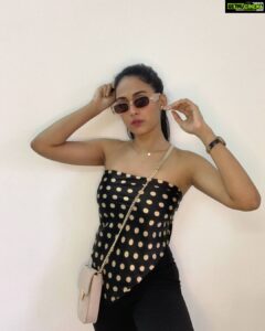 Aparna Vinod Instagram - It's been a while since I posted a pic of me but I still am cute just wanted to keep you updated

#scarftop #bandana #vaiga #aparnavinod
#aparna #vaigascarf #polkadots #urbanic #urbanichaul #urbanicindia #urbanicsquad