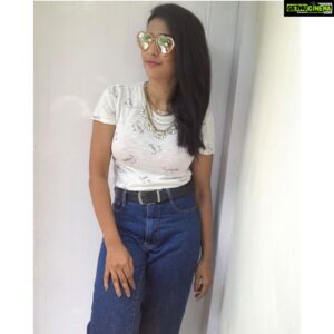 Aparna Vinod Instagram - #highwaistjeans #denim #inspiredlook #komalpandeyinspired #retro #whitetee #aldo