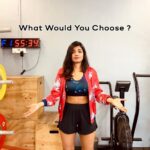 Ashna Zaveri Instagram - Foodie vs Fitnessjunkie in me 🤪 Who else belongs to this club ?😄 #decisions Studio @niceandeasyfitness