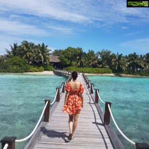 Ashwathy Warrier Instagram - Some sweet memories from a much needed break !! #maldives #maldivesislands #holiday #break #sand #sun #beach #island #resort #vacation #watercolor #bluewater #relax #chilling #goodlife #grateful