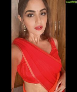 Asmita Sood Instagram - Mood ❤️‍🔥 #loveforindian #redlips #justme #asmitten #tiptipbarsapani