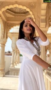 Asmita Sood Instagram - 🤍🤍🤍
.
.
.
.
.
#hidenseek #kinvemukhdetonazranhatanva😊