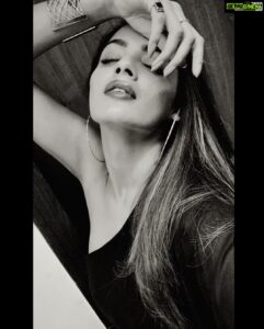 Asmita Sood Instagram - Colour is everything.
Black n white is more…1 or 2? 
#justme #mood #blacknwhite #asmitasood #asmitten