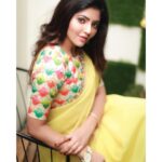 Athulya Ravi Instagram - Try ! True ! Trust ! #keeptrying #behonest #trustyourself The success comes your way 😍😍 Saree and blouse @chakrabortymukta ❤️ M&H @arupre_makeup_artist Clicked @karthikakphotography