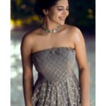 Athulya Ravi Instagram - Silent lips , loudest mind 😍 #feelgoodvibes #loveyourself💕 Shot by @prachuprashanth Outfit @yoshnasbyela Makeup @reenapaiva Hair @gopinathyashica Jewellery @bcos_its_silver