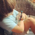 Ayesha Takia Instagram - 🧿Art baby , managing with his left hand even though he’s right handed. Wish he was left handed like me 🤪 🎨 #MikailAzmi