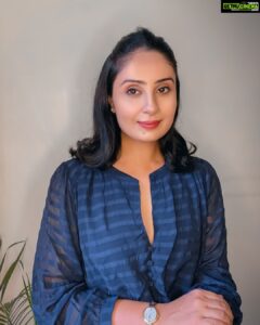 Bhanushree Mehra Instagram - Created a simple ‘go to make up look’ using @mattlookcosmetic 
Good quality makeup & super affordable!

This dazzling makeup kit from @mattlookcosmetic includes -
✨Zero pore hydrating matte gel primer
✨Full coverage jumbo concealer 
✨High definition foundation 
✨Baked blush & highlighter 
✨Line express ultimate precision eye liner
✨Big eyes long lasting mascara
✨Vivid matte lipstick
.
.
.
.

#matlookcosmetics #makupkit #makeupvanity #affordablemakeup #goodquality #gotolook #bhanushreemehra