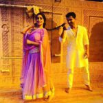 Dipika Kakar Instagram - Our 'Hum dil de chuke sanam' moment on the set 😂 #NachBaliye8 #StarPlus #FunTimes
