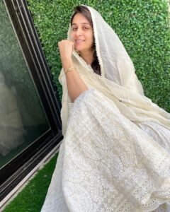 Dipika Kakar Instagram - #jummamubarak 🤲🏻
.
.
.
outfit by @aachho 
@dinky_nirh