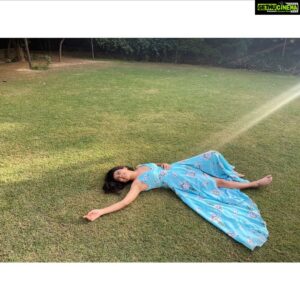 Disha Pandey Instagram - #workmodeon 
#lovemyjob 
#greengrasssunnydayprettyme