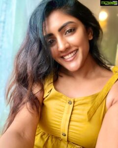 Eesha Rebba Instagram - Hey there! 🐥