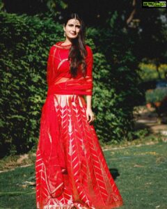 Fatima Sana Shaikh Instagram - Outfit : @raw_mango
Jewellery : @amrapalijewels @zariinjewelry 
Bag : @lovetobag
styled by : @akshitas11
assisted by : @nishthaparwani
Photo credit @abhiandnow