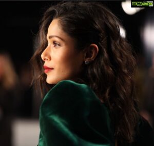 Freida Pinto Instagram - Me and my shadow-self = ONE!