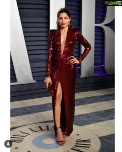 Freida Pinto Instagram - Last night was a Blast!!!! Vanity Fair you really do know how to throw a party. ❤

Dress: @julienmacdonald styled by my darling girl @tanghavri
Shoes: @sophiawebster custom sandals.
Jewels: @chopard 
Hair:@josephchasehair ( You are a wizard!)
Makeup: BY ME using only green and non toxic  make up. Check out stories if you want to know what I used.

P.S. - best date ever: @preetidesai