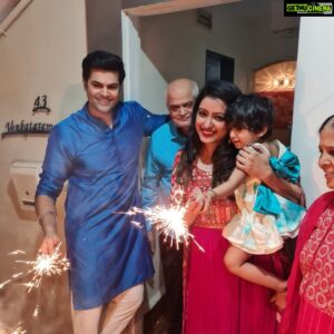 Ganesh Venkatraman Instagram - Home is where the Heart is ❤️❤️

#Mumbaidiaries
#thevenkatramans
#festivevibes
#diwali
@prettysunshine28