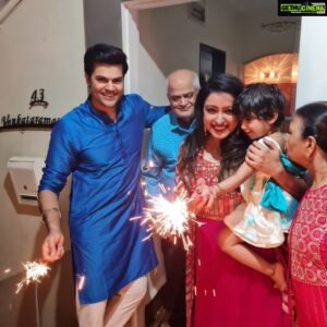 Ganesh Venkatraman Instagram - Home is where the Heart is ❤️❤️

#Mumbaidiaries
#thevenkatramans
#festivevibes
#diwali
@prettysunshine28