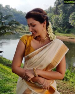 Hamsa Nandini Instagram - Happy Onam 🙏🌼
.
#kerala🌴 #swanstories