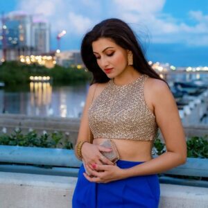 Hamsa Nandini Instagram - You owe yourself the love, that you so freely give to others. ✨
.
#swanstories