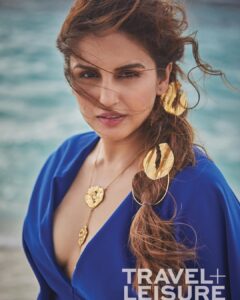 Huma Qureshi Instagram - #Throwback @travelandleisureindia @rohanshrestha @theanisha @marianna_mukuchyan @aindrilamitra @media.raindrop #blues #weekend #maldives @hideawaybeachmaldives
