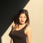 Iswarya Menon Instagram - New year means a new beginning ❤️ cheers to 2017! May this year be so happy for all of us 💋❤️ #sundrenched #happy2017 #happyvibes P.c @nithinbarath
