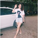 Kangana Ranaut Instagram - Queen #Kangana spotted at the dubbing of #mentalhaikya. What do you guys think about the off-duty look? 👄👄👄
