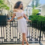 Kangana Ranaut Instagram - Beautiful morning, breezy day and #Cannes2019! 🌄💃 . . . Outfit: @shop_alexis Shoes: @jimmychoo Sunnies: @tomford @turakhiaoptics . . Project: @pankhurifetch, @fetch_india Styling: @stylebyami, @shnoy09, @mala_agnani Photo: @frozenpixelstudios Makeup: @anilc68 Hair: @alipirzadeh . . . . . #KanganaRanaut #KanganaAtCannes #QueenAtCannes #GreyGooseLife #LiveVictoriously