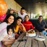 Kangana Ranaut Instagram - Happy 8th Anniversary to @rangoli_r_chandel and Ajay. ❤️❤️❤️ Here's a candid photo of the Ranaut family at home. #KanganaRanaut