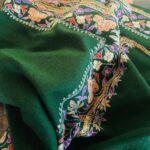 Kangana Ranaut Instagram - #WithLoveFromKashmir Heartbreaking and so compassionate .... a gift from Kashmir Thanking you @kashmirboxofficial for this gesture. Also urging everyone to empower our own handicrafts artists & our beautiful cottage industry by buying and using their products. #KanganaRanaut