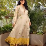 Kangana Ranaut Instagram - Like a bohemian dream. Kangana dresses up in this beautiful @ilovepero dress for #Panga promotions. . . Outfit : @ilovepero Shoes: @miumiu Sunglasses: @turakiaoptics Styling : @stylebyami @tanyamehta27 Hair : @hairbyhaseena Make up : @loveleen_makeupandhair Photo: @thebhupeshkalal