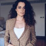 Kangana Ranaut Instagram - #KanganaRanaut looking divine in @burberry by @riccardotisci17 for for @india.today's Youth Fest, #MindRocks19! . . Styled by @stylebyami, @mala_agnani, @shnoy09 HMU - @hairbyhaseena, @chettiaralbert