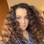 Kangana Ranaut Instagram - Me, when someone compliments my hair! 💁🤩 #KanganaRanaut #Queen