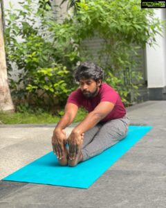 Kathir Instagram - Let’s master our Balance & Breath

 #happyinternationalyogaday 

Thank you @tara_sudarsanan mam for giving us healthy routines & taking us back to our 5th grades with your funny , kind , strict and sweet teaching 🤩