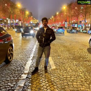 Kathir Instagram - Wishing you all a very, merry, blessed Christmas! ✨❤️🎄

#christmastime #paris