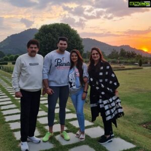 Kratika Sengar Instagram - Familia❤️
#jmd
#grateful