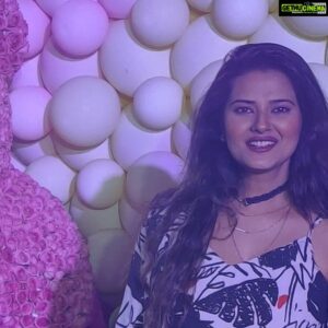 Kratika Sengar Instagram - And what a beautiful start to 2021.. With my insta family reaching a 1million mark... 
U guys are❤️ n im so proud to have You all as my well wishers, thankyou for all your love and kindness throughout.
Lots of love to each one of you ❤️