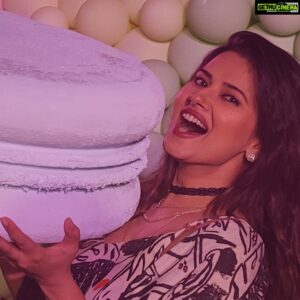 Kratika Sengar Instagram - And what a beautiful start to 2021.. With my insta family reaching a 1million mark... 
U guys are❤️ n im so proud to have You all as my well wishers, thankyou for all your love and kindness throughout.
Lots of love to each one of you ❤️