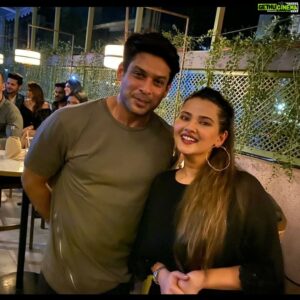 Kratika Sengar Instagram - And this one, from last night, is for all #sidhearts
Pic credit @therealkushaltandon (Thankyou for making me so awkward 😂)