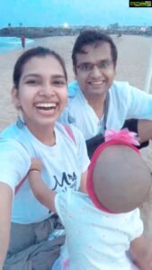 M.M. Manasi Instagram - Ai ai ai 🥰

#iamonvacation #TheHusband #Swara #travelwithbaby #travel #travelreel #travelwithbaby #traveldiaries #baby #reels #reelitfeelit #reelsinstagram #reelsvideo #trending #family #familia #beach #beachlife #beachvibes #beachbum