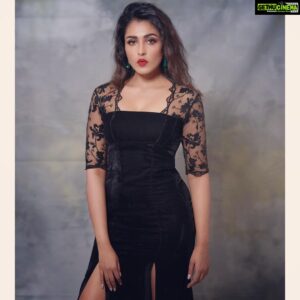 Madhu Shalini Instagram - ….🖤

#🖤 #thatkindaday #black #blackdress #weekend #saturday #pic #picoftheday #picoftheweek #photo #photoshoot #photography #photogram #photooftheday #photooftheweek #instagram #instafashion #insta #instapic #instaphoto #instadaily #syzygyluxuryclothing #madhushalini #actor #actorslife #blackbeauty #blacklove #pictures