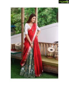 Madhu Shalini Instagram - 💃🏻❤️🙂

In @ridhis.sarees Red Kanchi silk saree with Banaras gold zari lehenga