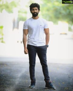 Mahendran Instagram - If they make u an option ,Make them ur history.....!!

#Peace #MM