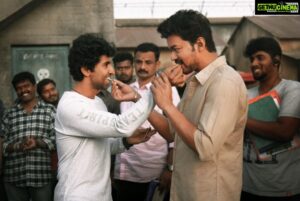 Mahendran Instagram - Love you so much #Vijay na ❤ @jagadish_palanisamy na Much love and respect ❤ @lokesh.kanagaraj na Forever grateful ❤

#Bestbirthdaygift #Kuttybhavai #JD #ThalapathyVijay #Thalapathy