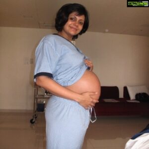 Mandira Bedi Instagram - #Throwback to my best production ever! ❣️To the time when being in hospital, also meant good things.
.
.
When it was #bunintheoven time !