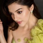 Mehrene Kaur Pirzada Instagram - 🥰